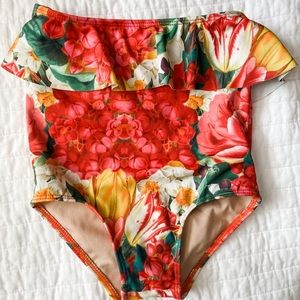 Tulips peplum bottom Kortni Jeane